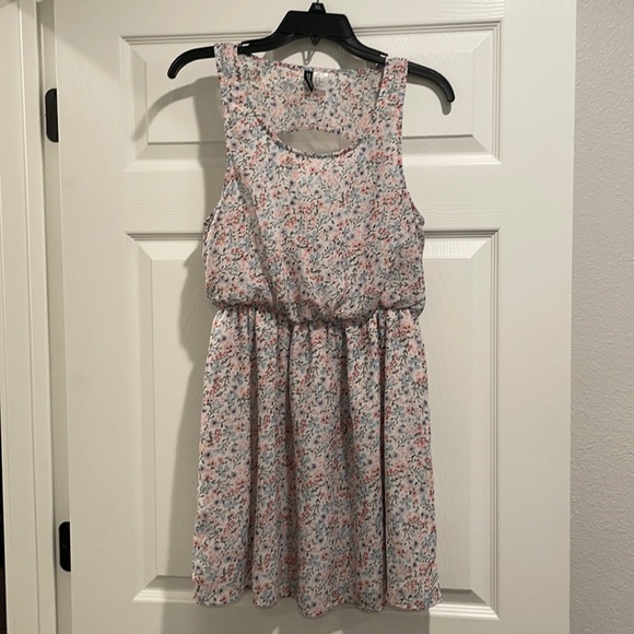 Sundress - Picture 1 of 3